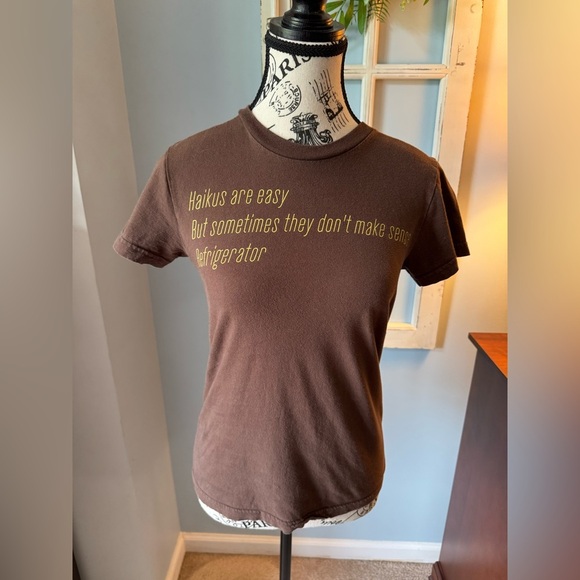 Ladies Haikus Are Easy Funny Brown T-Shirt Size Med - Picture 1 of 4
